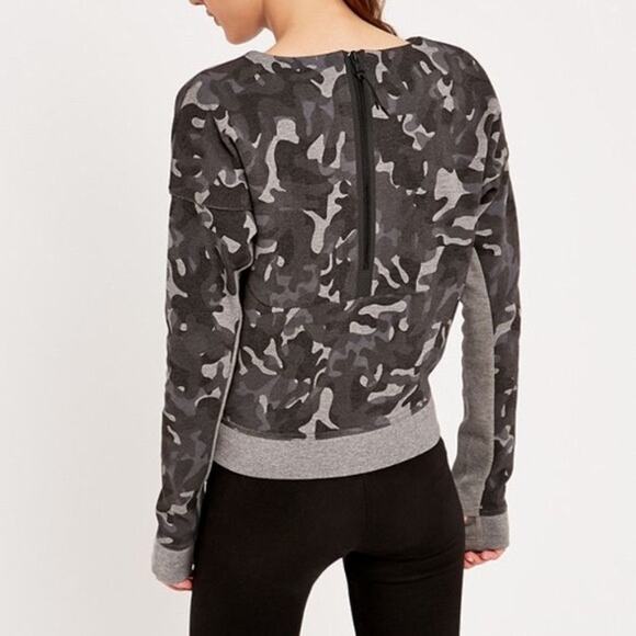 Nike Womens Sweat Tech Fleece Camo Crew Neck Sweatshirt Long Back Zipper - Small - Picture 3 of 15